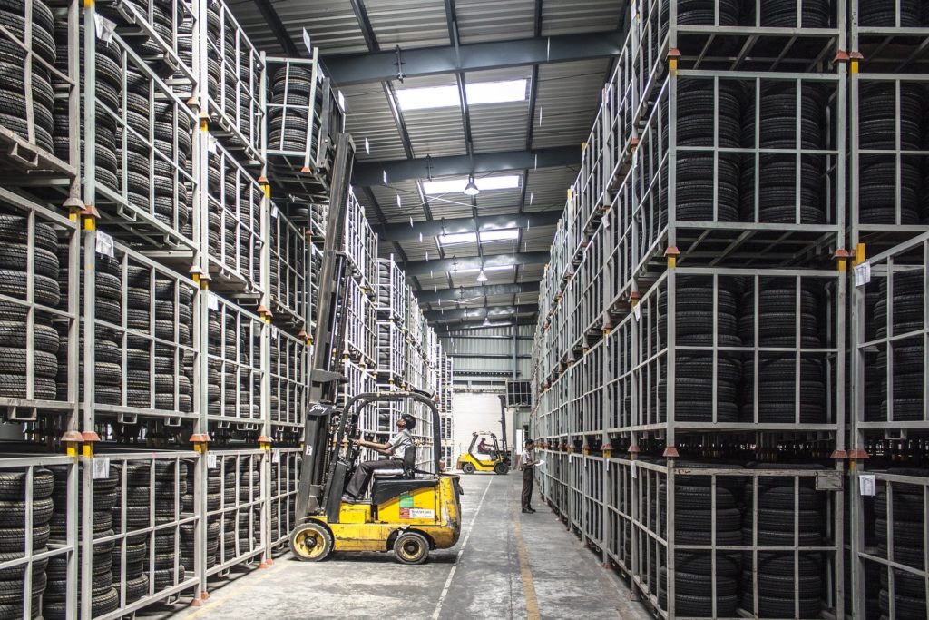 forklift-835340_1920-1024x683.jpg